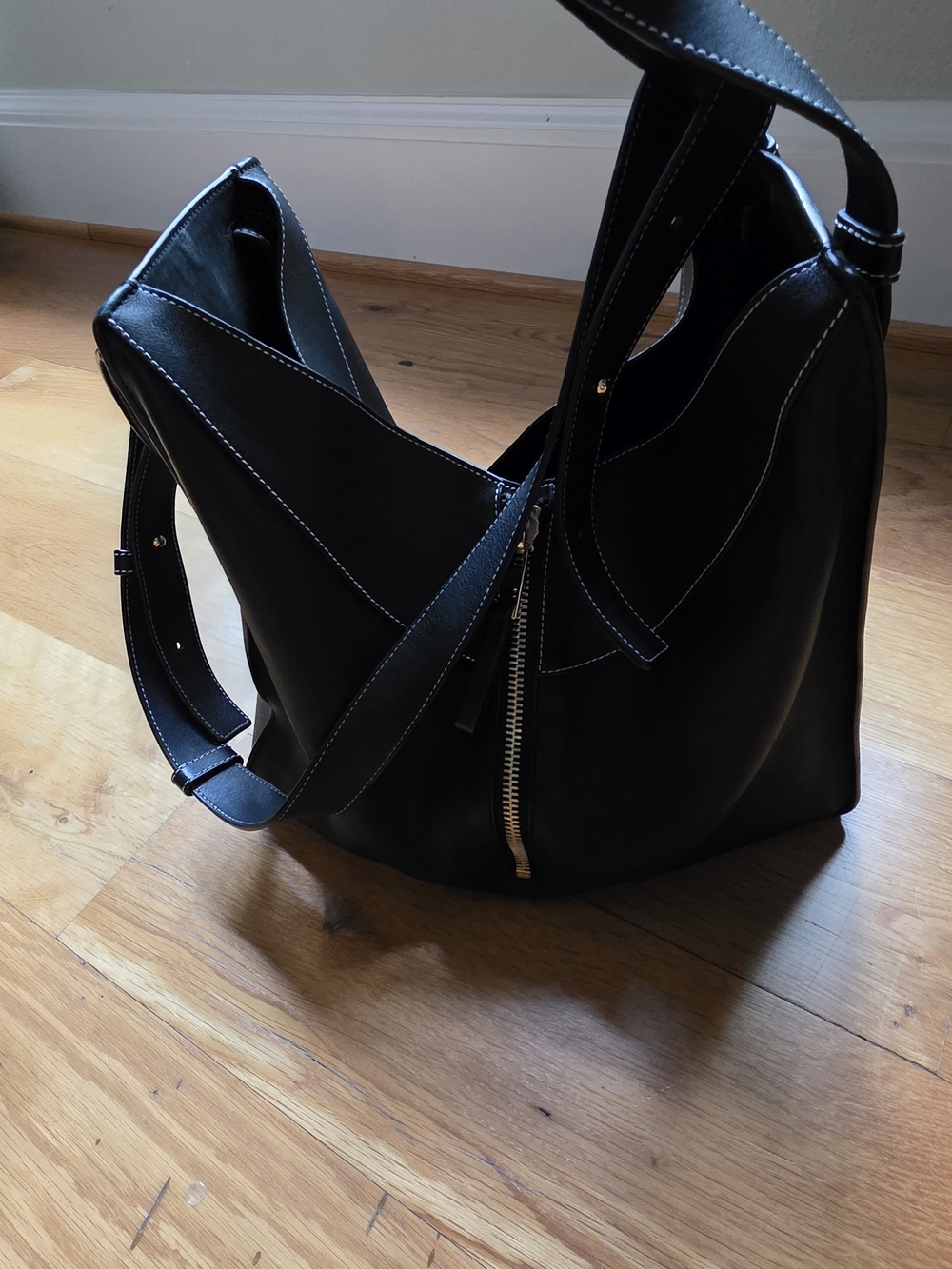 Loewe Black Leather Shoulder Bag - Classic Everyday Tote